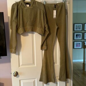 Urban Outfitters / Thermal Hoodie Flare Pant Set / Size M (Top) / Size L (Pants)